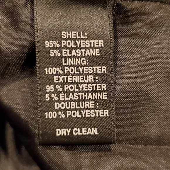 Elegant Black and White Midi Dress - Picture 10 of 11